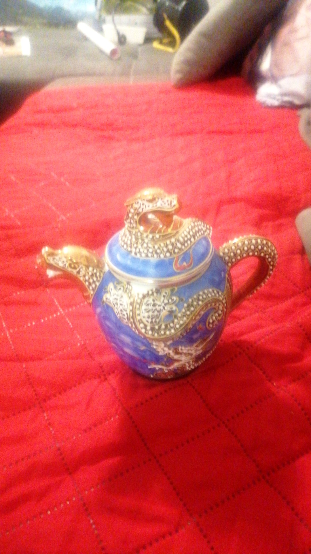Chinese Export Porcelain 'Dragon' Teapot - view 2