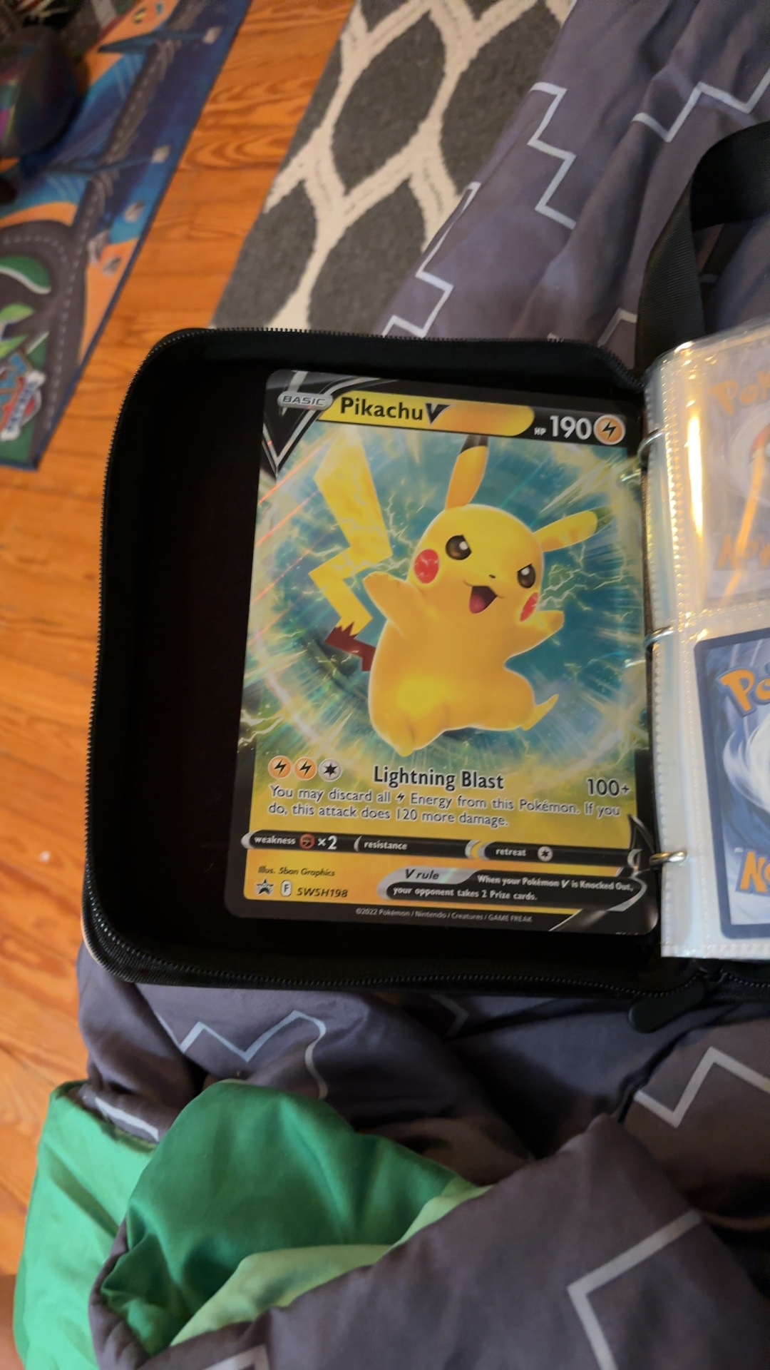 Pikachu V - SWSH Black Star Promos (Jumbo) [SWSH198] - view 2