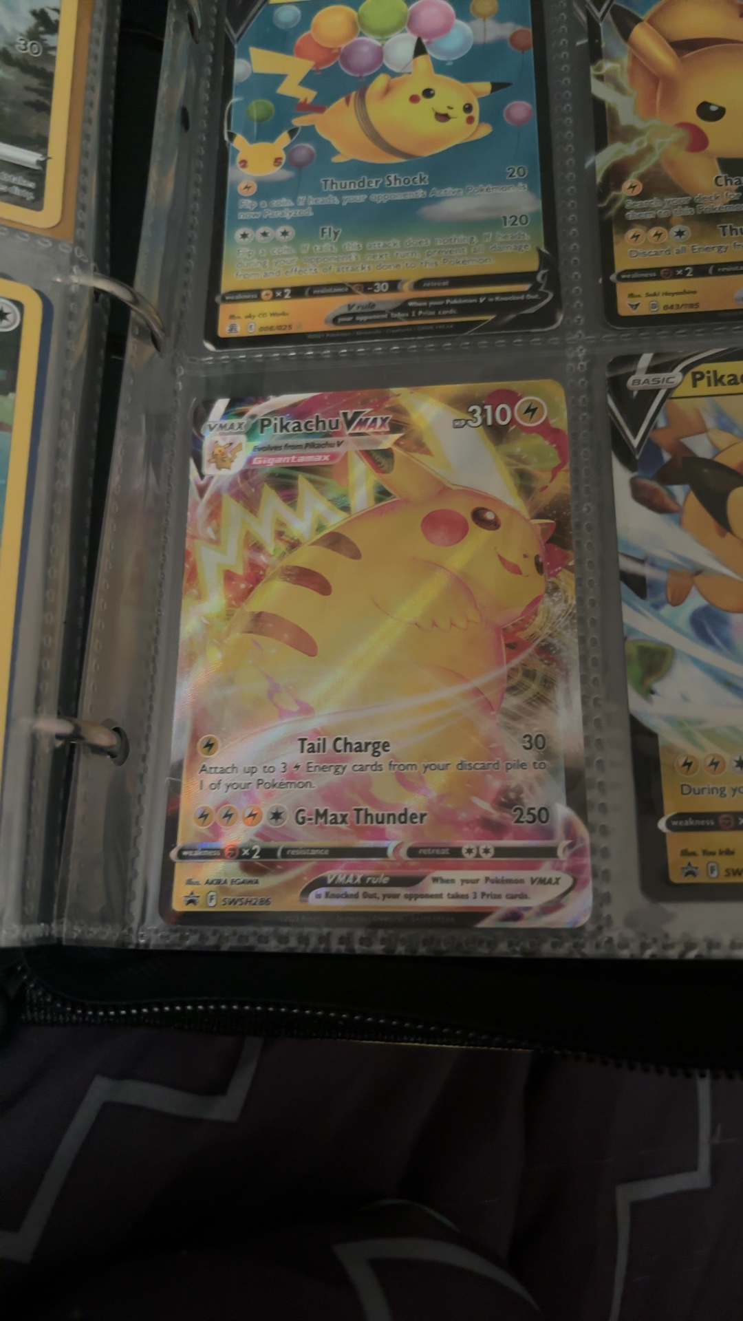 Pikachu VMAX - SWSH Black Star Promos (Ultra Rare) [SWSH286] - view 3