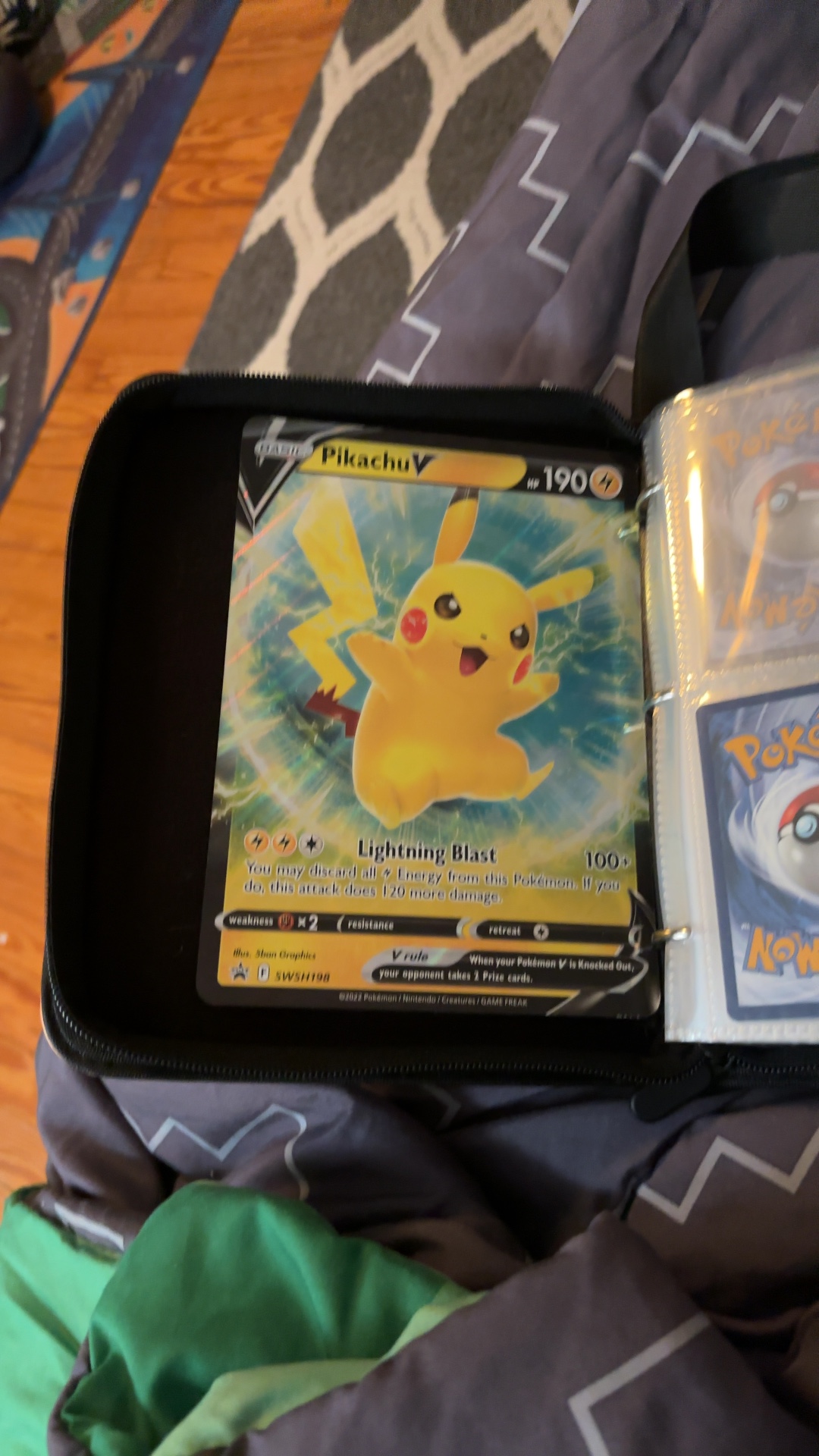 Pikachu V - SWSH Black Star Promos (Jumbo) [SWSH198] - view 3
