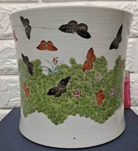 Chinese Famille Verte Butterfly Bitong (Brush Pot) - ceramics collectible
