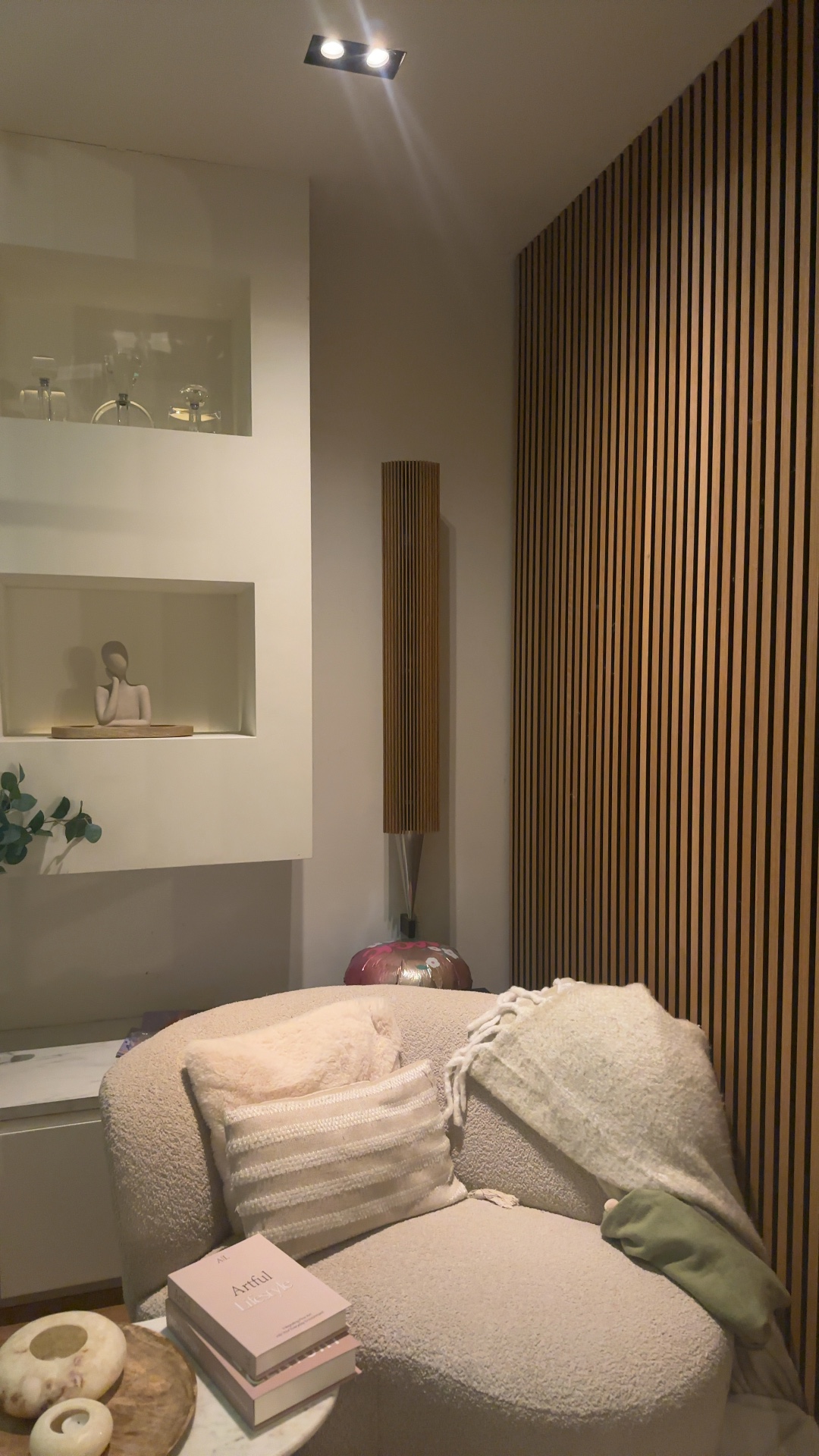 Bang & Olufsen BeoLab 8000 Loudspeaker - view 1