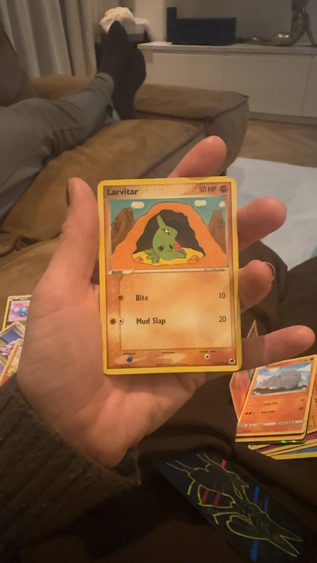 Larvitar - Neo Discovery (Common) - view 2