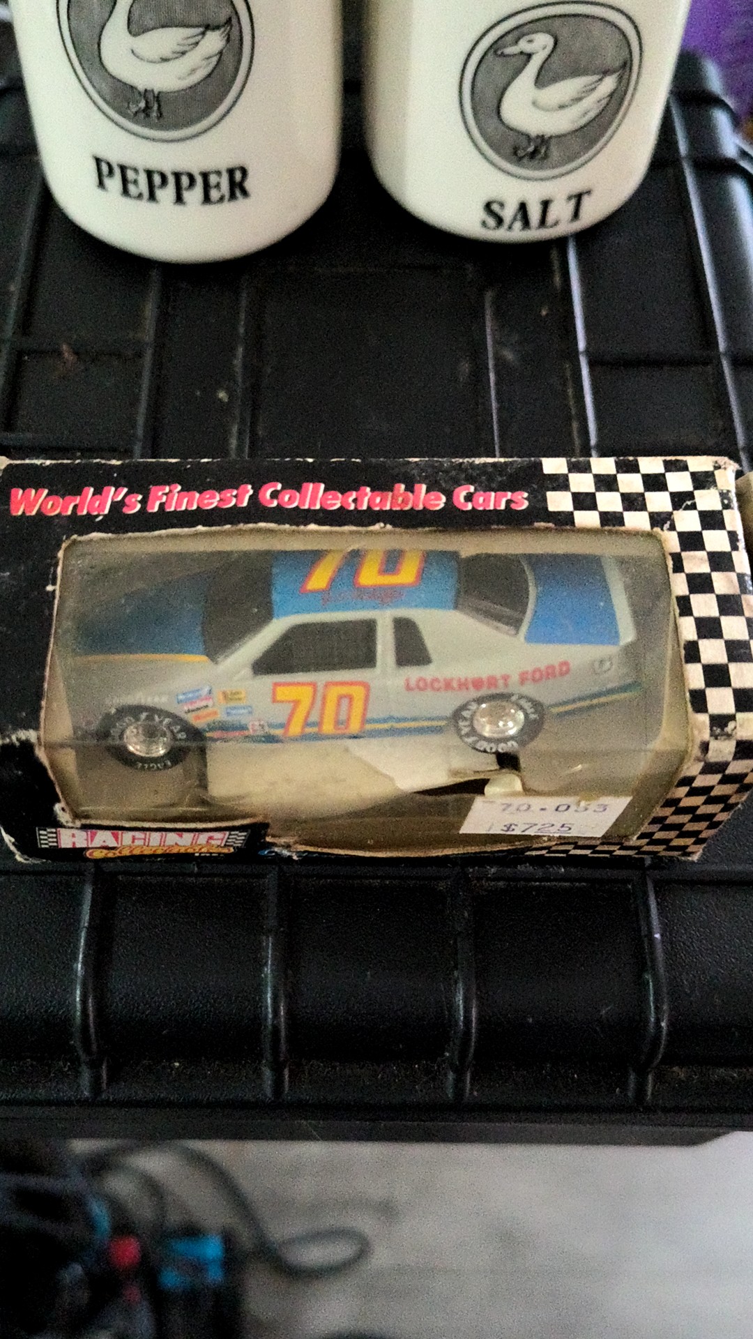 NASCAR 1:64 Scale Lockhart Ford #70 - J.D. McDuffie - view 3