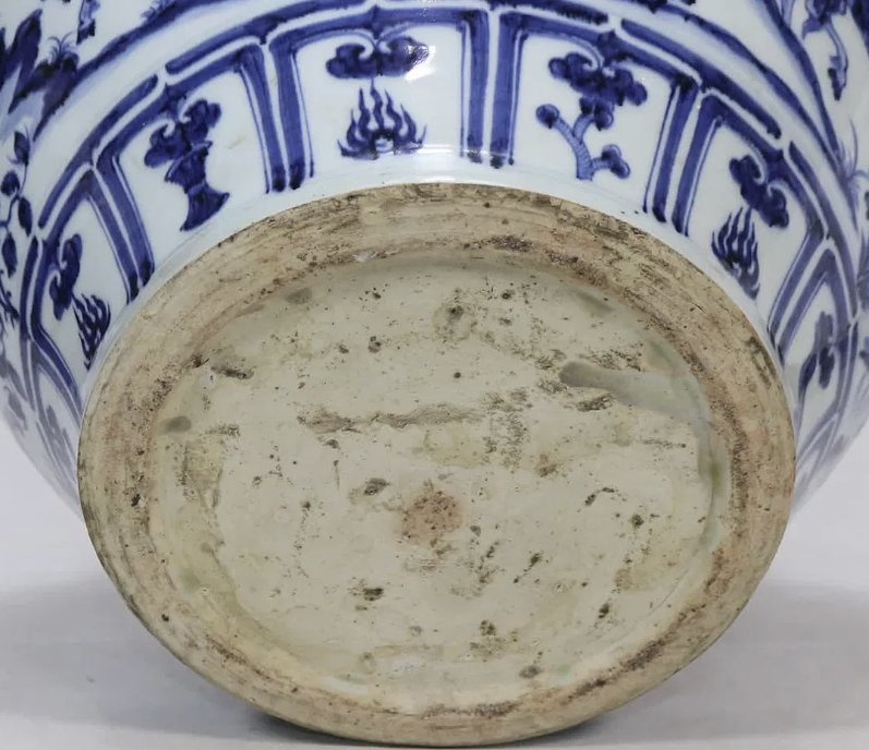 Chinese Blue and White 'Guiguzi' Style Porcelain Guan Jar - view 2