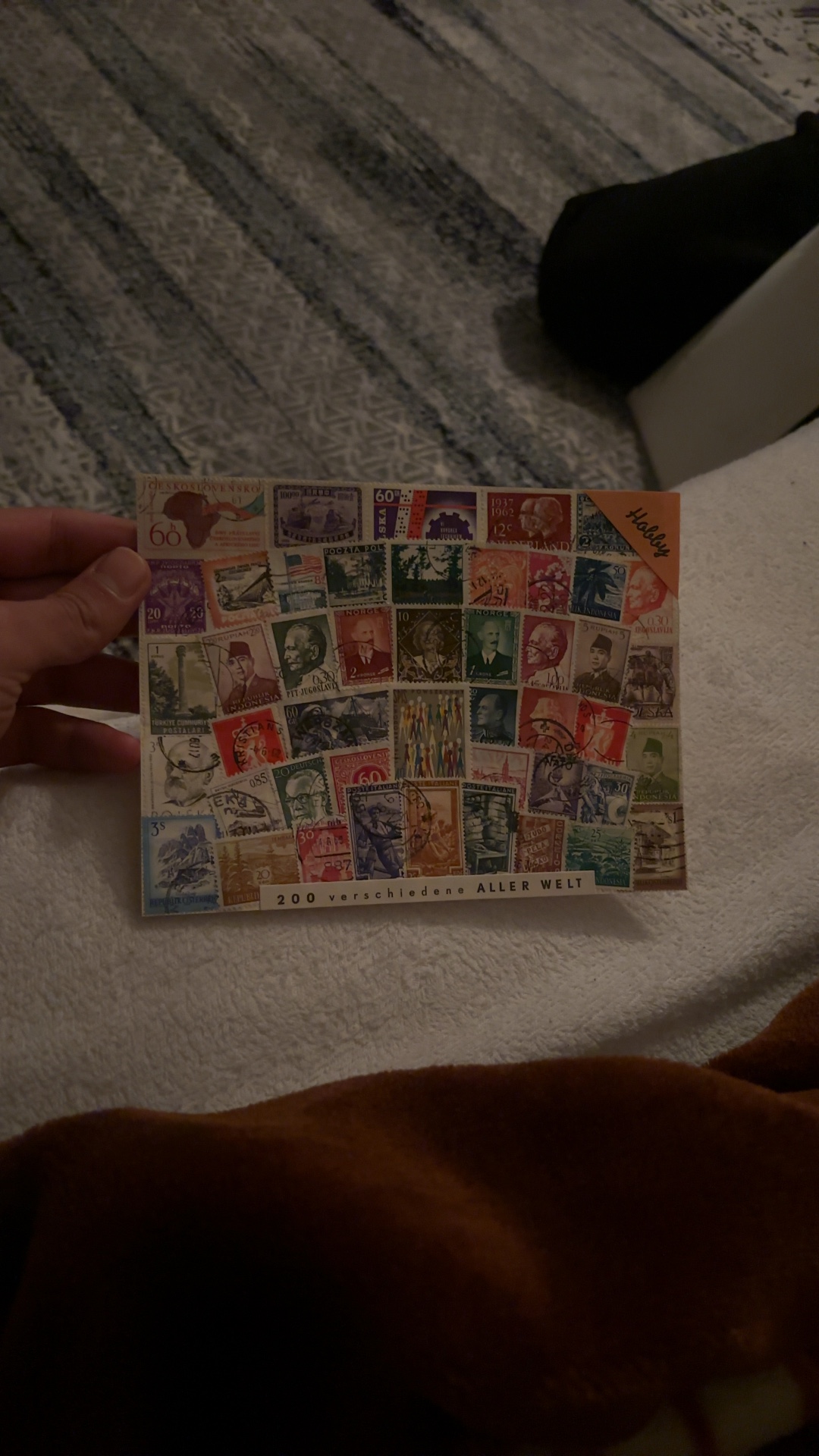 Vintage German World Stamp Mixture ('200 Verschiedene Aller Welt') - stamps collectible