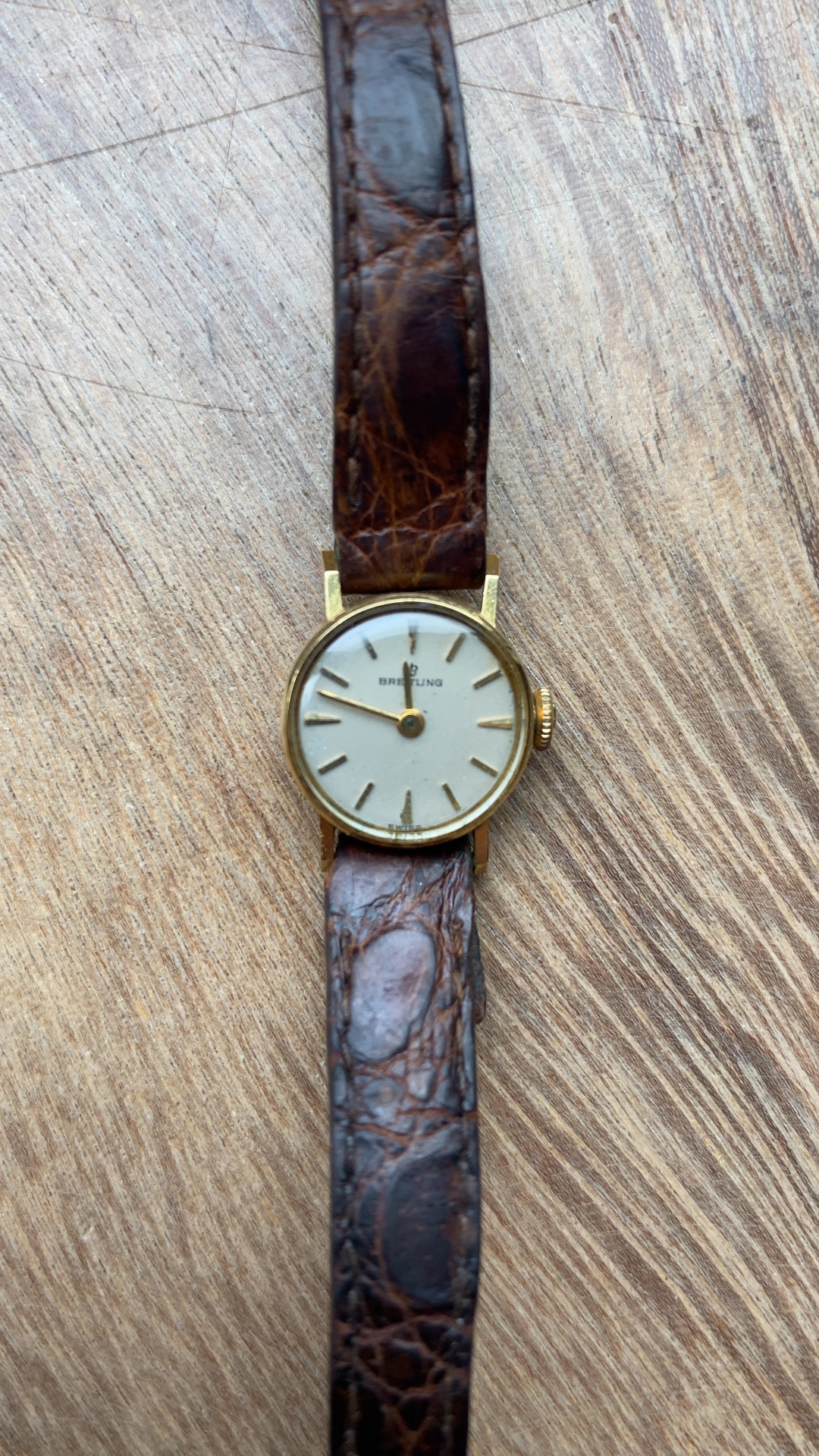 Breitling Ladies Dress Watch Ref. 5605 (18k Yellow Gold) - watches collectible