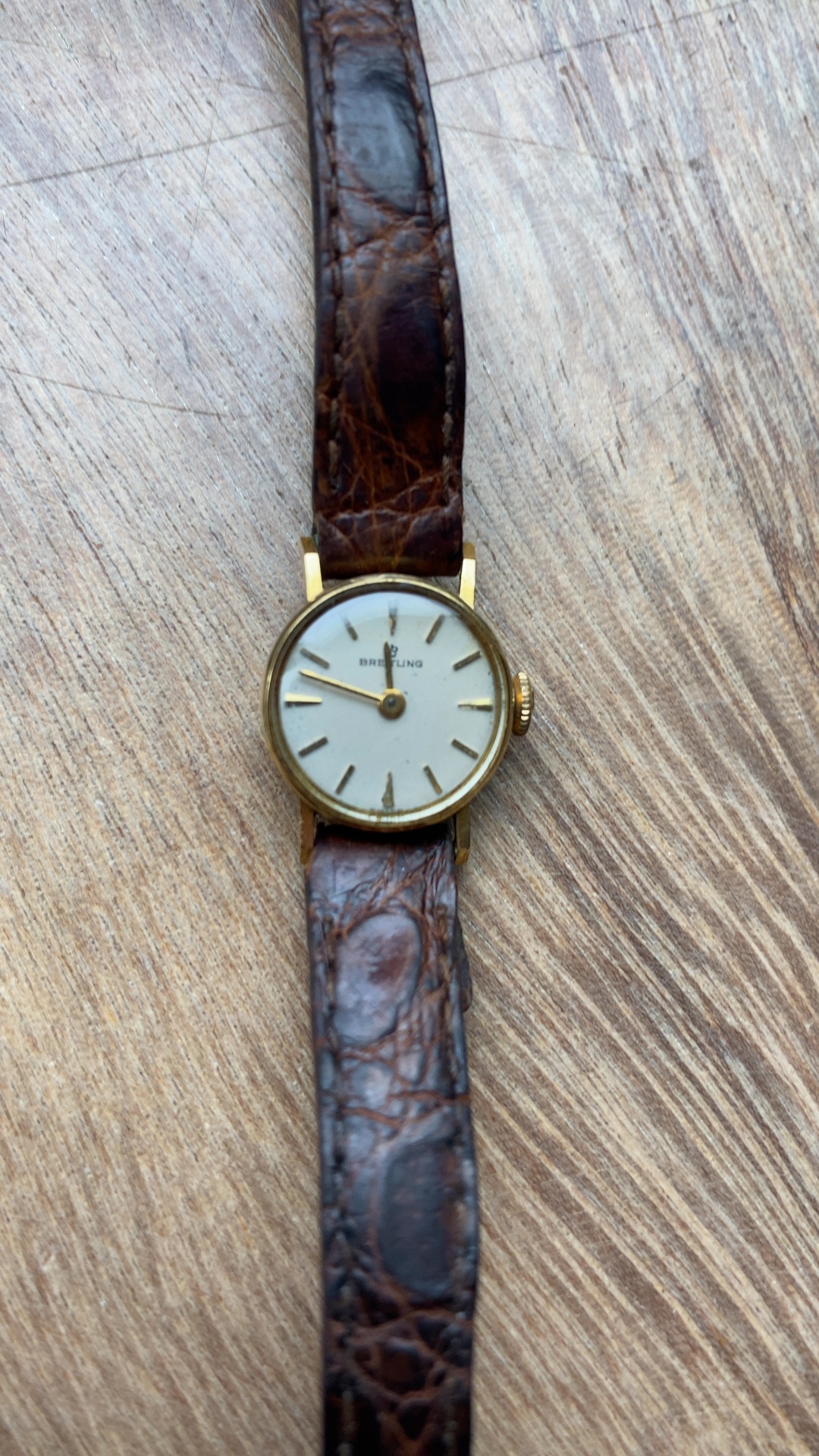 Breitling Ladies Dress Watch Ref. 5605 (18k Yellow Gold) - view 2