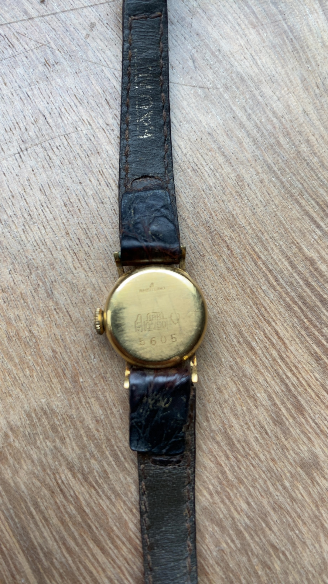 Breitling Ladies Dress Watch Ref. 5605 (18k Yellow Gold) - view 3