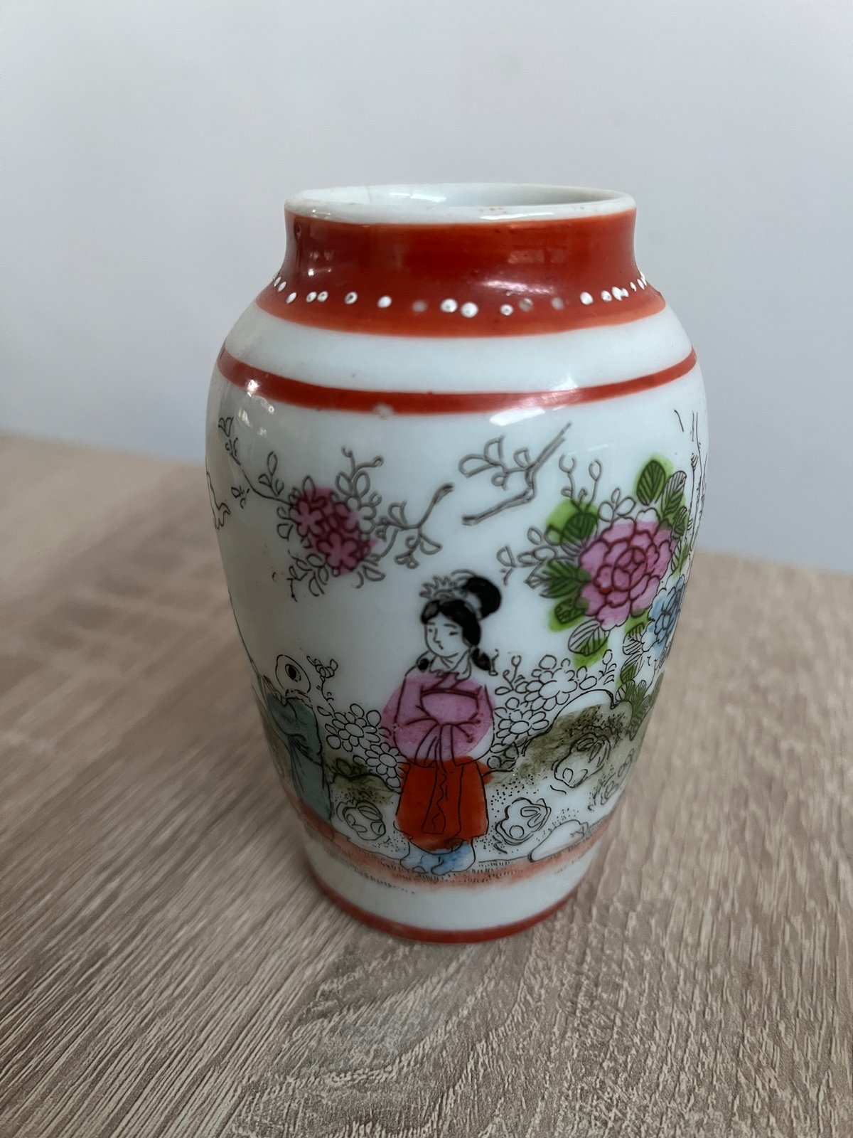 Chinese Export Porcelain Miniature Vase - asian collectible