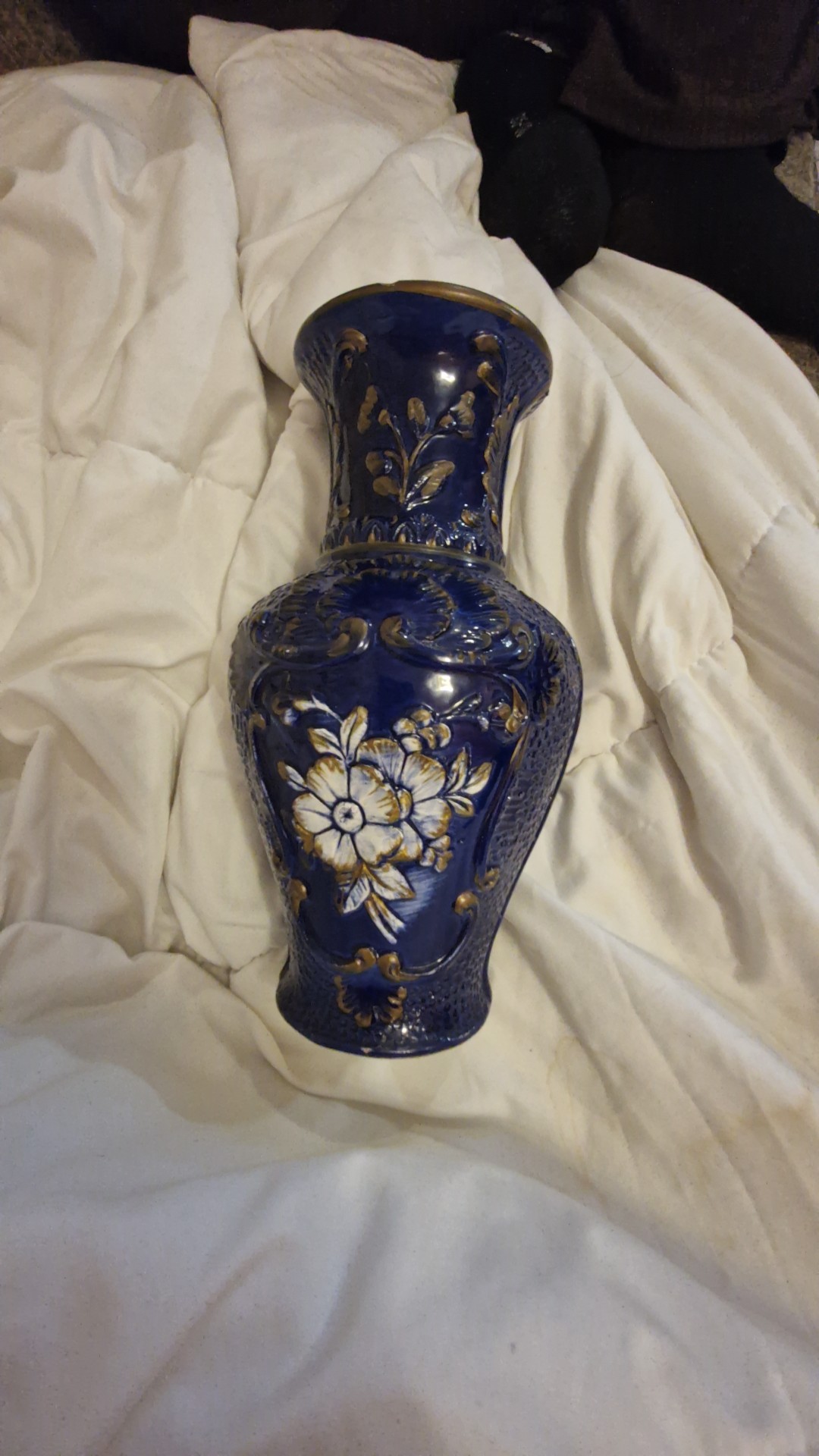 Capodimonte-style Relief Porcelain Vase - ceramics collectible