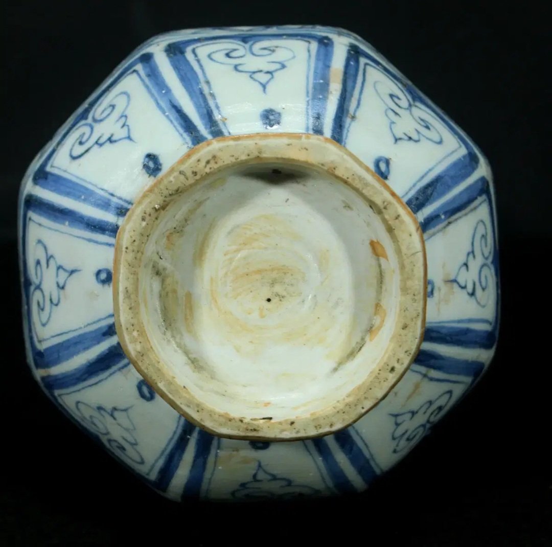 Reproduction Underglaze Blue Octagonal Yuhuchunping - view 2