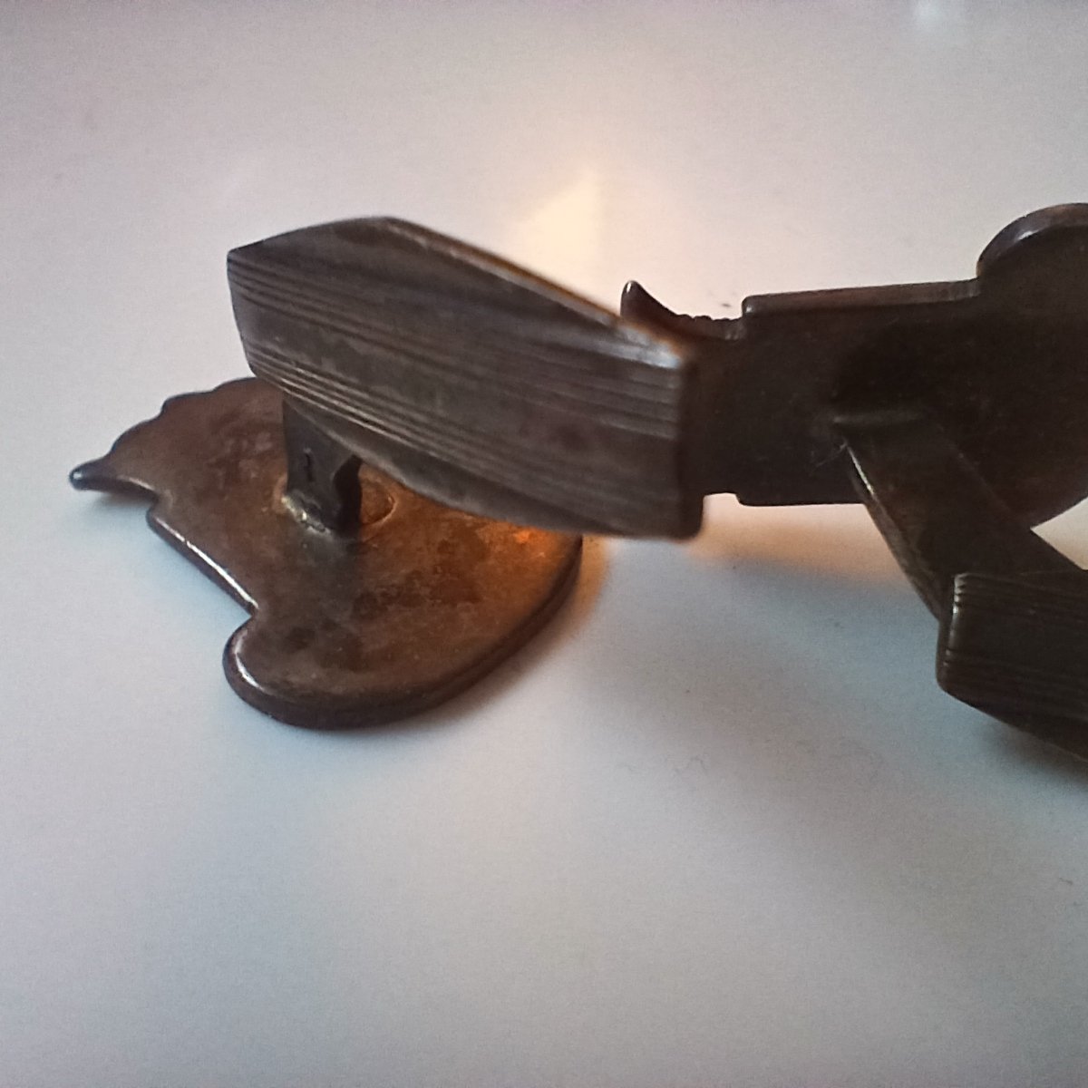 Vintage Pin Badge with Stork and Crown - Den Haag - view 2