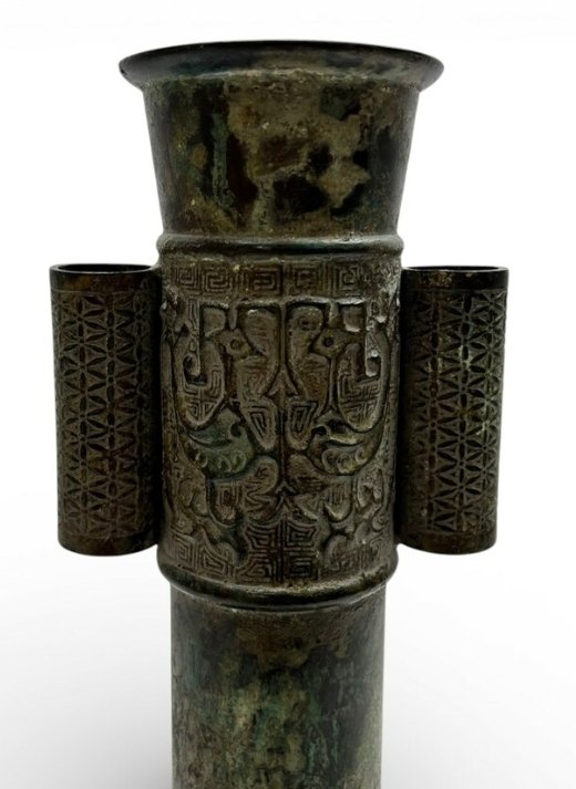 Chinese Archaistic Bronze Arrow Vase (Touhu) - view 2