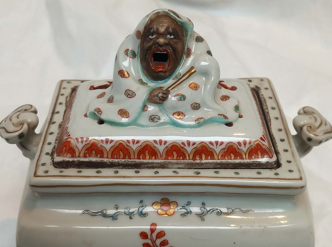 Japanese Arita Porcelain Koro (Incense Burner) with Rakan Finial - view 2