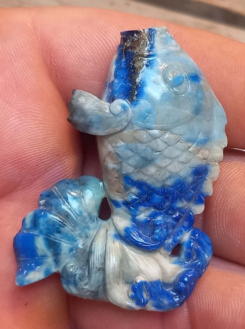 Chinese Export 'Carp' Hardstone Snuff Bottle - view 3