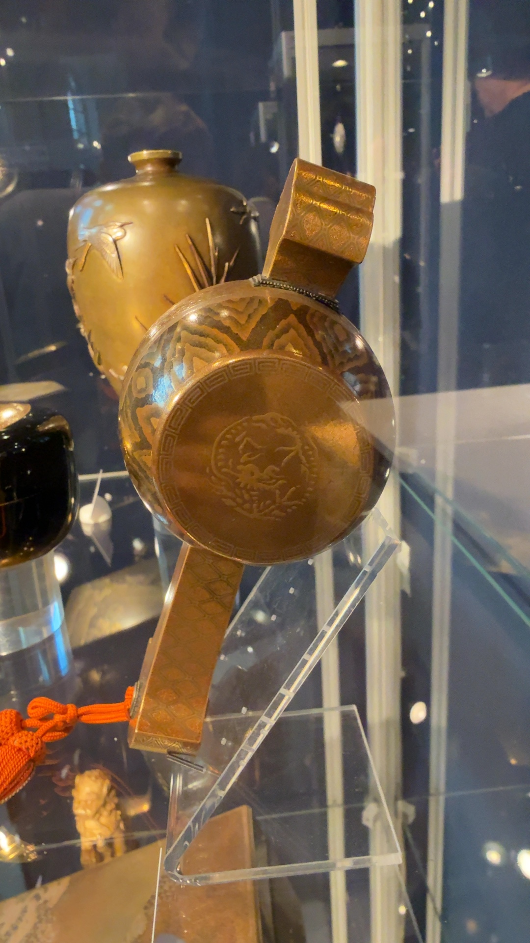 Japanese Lacquer 'Magic Wealth Mallet' (Uchide-no-kozuchi) - view 2