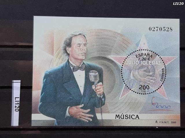 Spain 2000 Julio Iglesias Souvenir Sheet (Edifil #3733) - stamps collectible