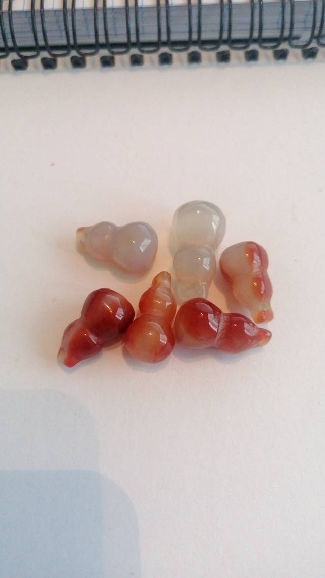 Carved Agate Gourd (Hulu) Beads/Charms - gemstones collectible