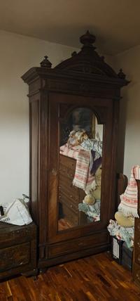 Late Victorian Italian Renaissance Revival Bedroom Suite - view 2
