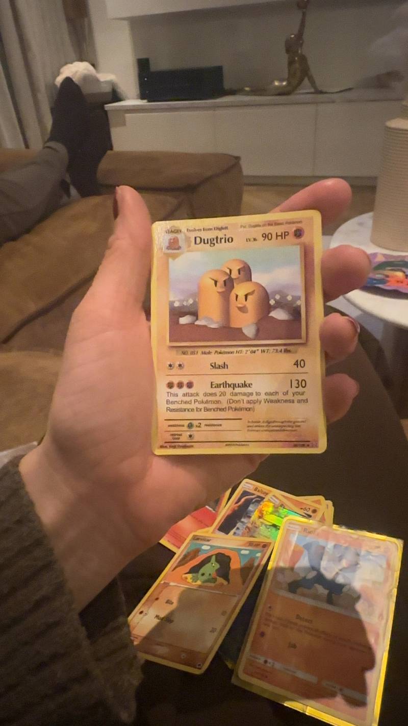 Dugtrio (Base Set) Pokémon Trading Card - trading-cards collectible