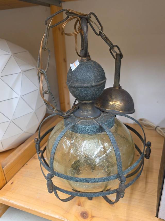 Vintage Industrial-Style Pendant Lamp - interior collectible
