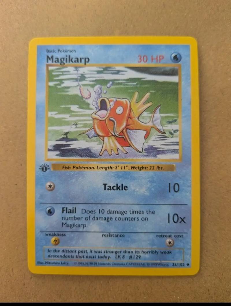Front and back view of a 1st Edition Shadowless Magikarp Pokémon card from the 1999 Base Set. - view 1