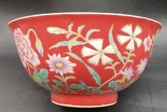 Chinese Falangcai Style Ruby-Ground Floral Bowl with Kangxi Yu Zhi Mark - ceramics collectible