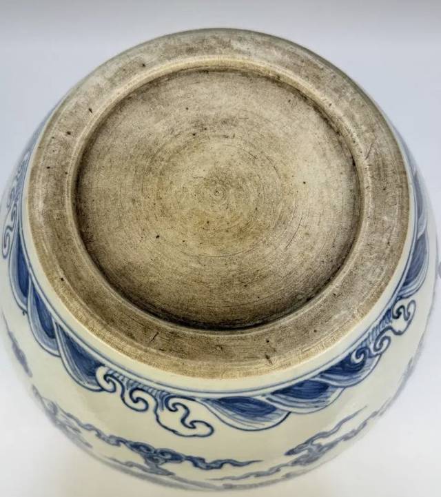 Chinese Blue and White Dragon Jar - ceramics collectible