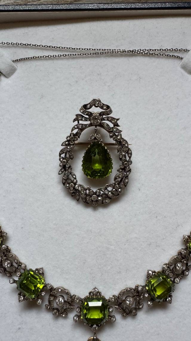 Edwardian Peridot & Diamond Garland Brooch/Pendant c.1905 - jewelry collectible