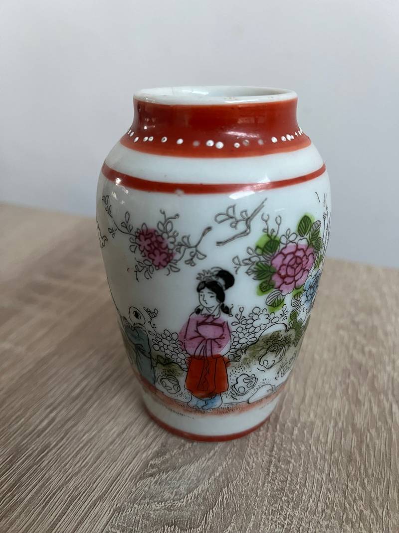 Japanese Kutani-style Porcelain Miniature Vase, mid-20th Century - ceramics collectible