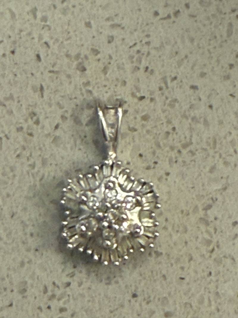 14K White Gold Cluster Pendant - jewelry collectible
