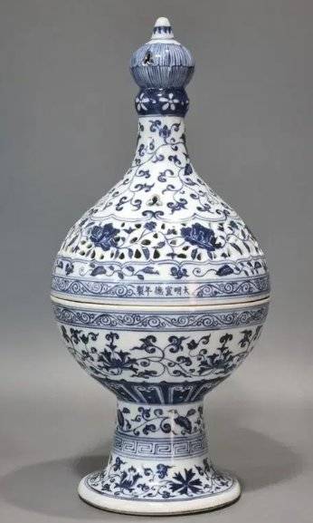 Chinese Blue and White Reticulated Incense Burner - ceramics collectible