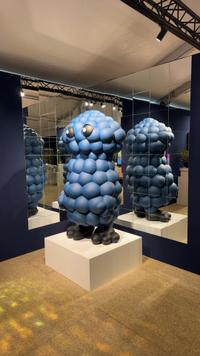 "Scoop" Monumental Sculpture by Raider - view 1