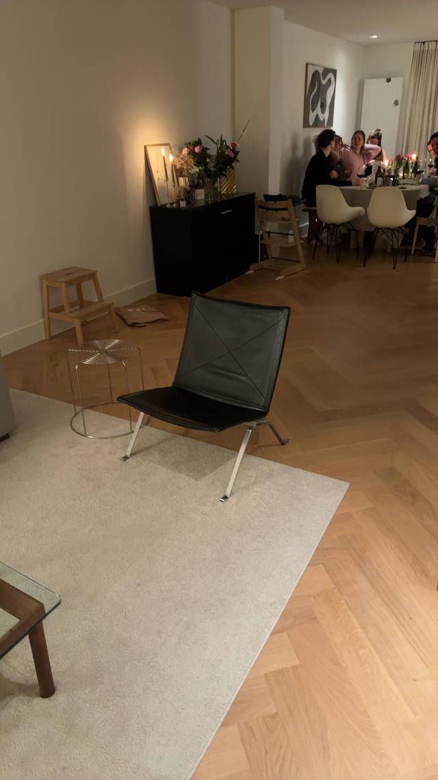 PK22 Lounge Chair - interior collectible