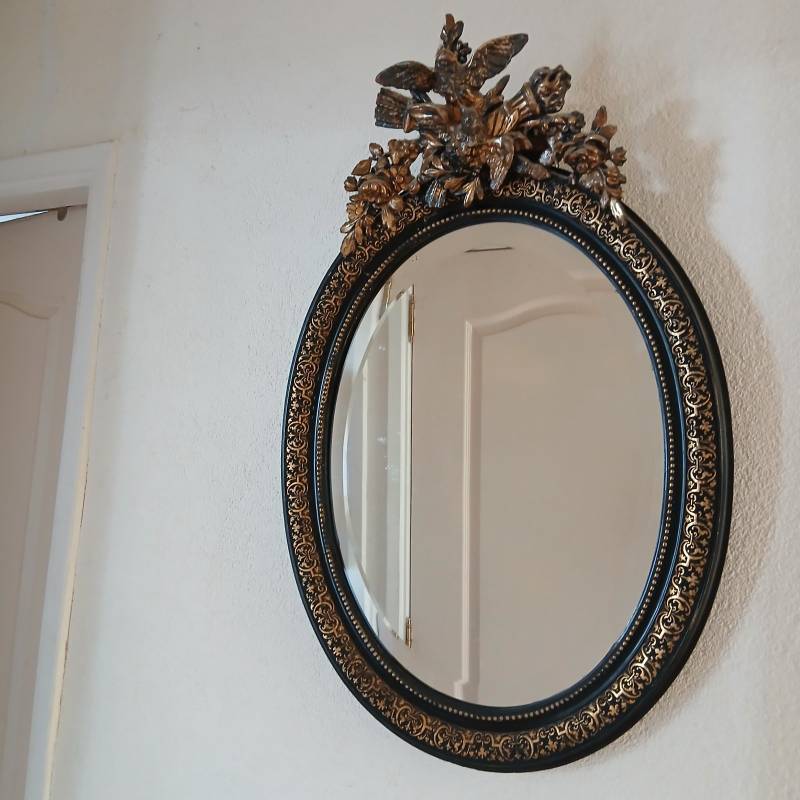 Federal Style Giltwood and Ebonized Convex Mirror with Eagle Crest - antiques collectible