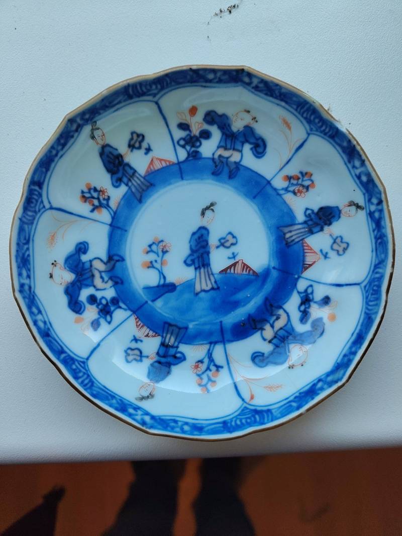 Chinese Blue and White and Iron-Red Scalloped Saucer, Kangxi Period (1662-1722) - ceramics collectible