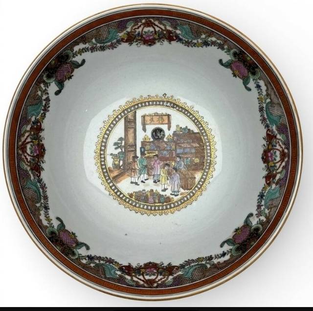 Modern Reproduction of a Chinese Export 'Hong' Punch Bowl - ceramics collectible
