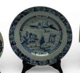 Chinese Export Blue and White 'Nanking' Style Porcelain Plate - ceramics collectible