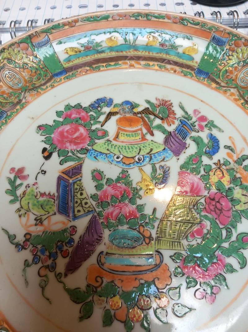 19th-century Chinese Rose Medallion porcelain export plate with vase motif and floral panels. - view 1