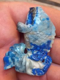 Chinese Lapis Lazuli and Calcite 'Carp' Snuff Bottle, Late 20th Century - view 3