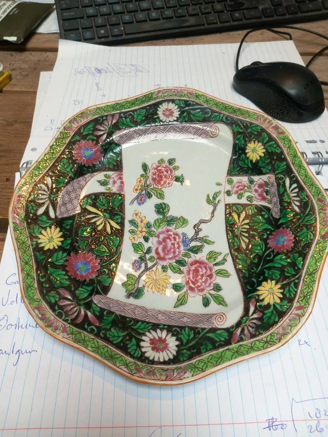 Chinese Famille Noire 'Scroll' Plate, Late Qing to Republic Period (1880-1920) - ceramics collectible